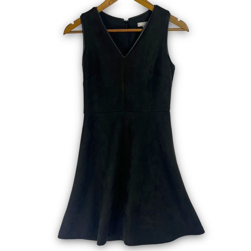 Ellie Kai Black V-Neck Faux Suede Back Zip Sleeveless Fit & Flare Dress Size 2